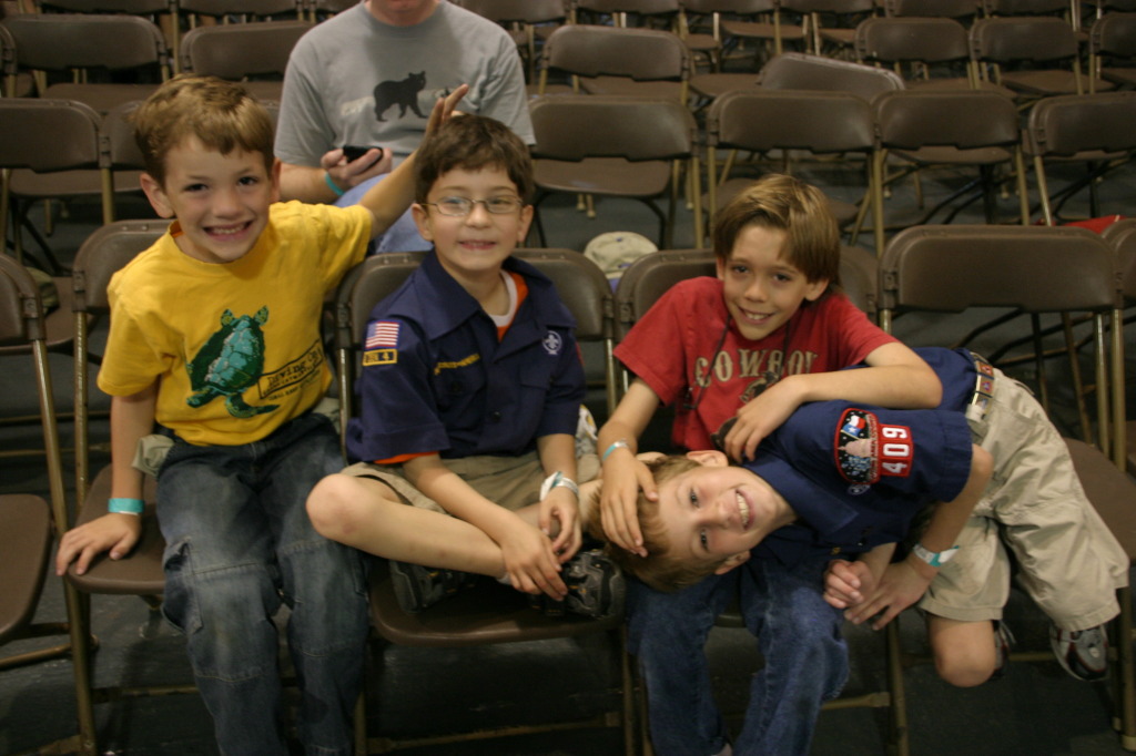 2008/03(March)/Scouts-USS-Lexington/1024x768_2008-03-02-Scouts-USS-Lexington-18-Case-Dax-Jack-Chance.JPG