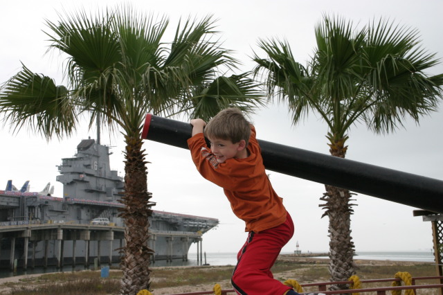 2008/03(March)/Scouts-USS-Lexington/640x480_2008-03-01-Scouts-USS-Lexington-08-Andrew.JPG