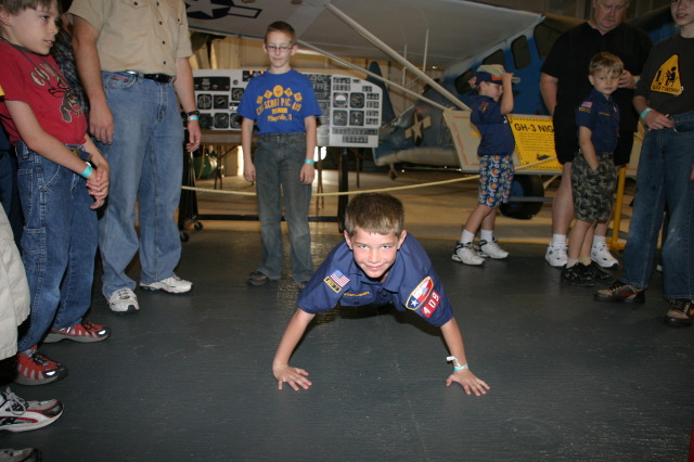 2008/03(March)/Scouts-USS-Lexington/640x480_2008-03-02-Scouts-USS-Lexington-06.JPG
