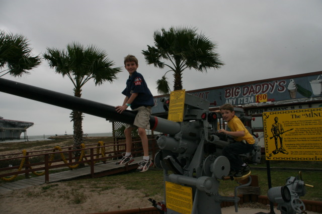 2008-03-02-Scouts-USS-Lexington-09-Chance-Case.JPG