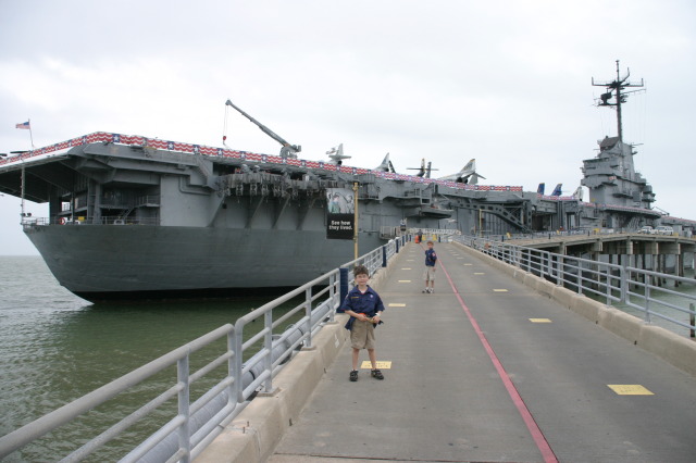 2008/03(March)/Scouts-USS-Lexington/640x480_2008-03-02-Scouts-USS-Lexington-11-Dax-Chance.JPG