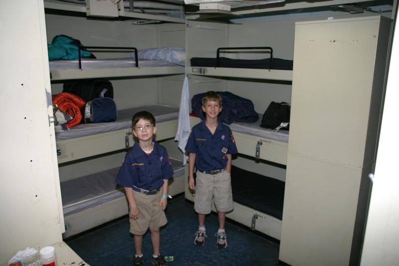 2008/03(March)/Scouts-USS-Lexington/800x600_2008-03-02-Scouts-USS-Lexington-02-Dax-Chance.JPG