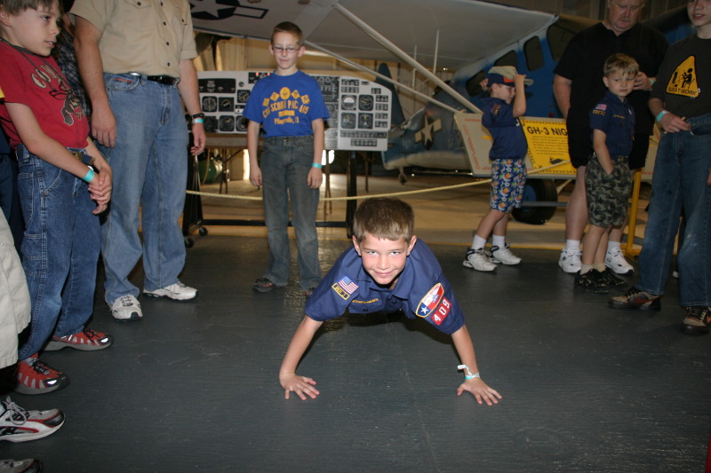 2008/03(March)/Scouts-USS-Lexington/800x600_2008-03-02-Scouts-USS-Lexington-06.JPG