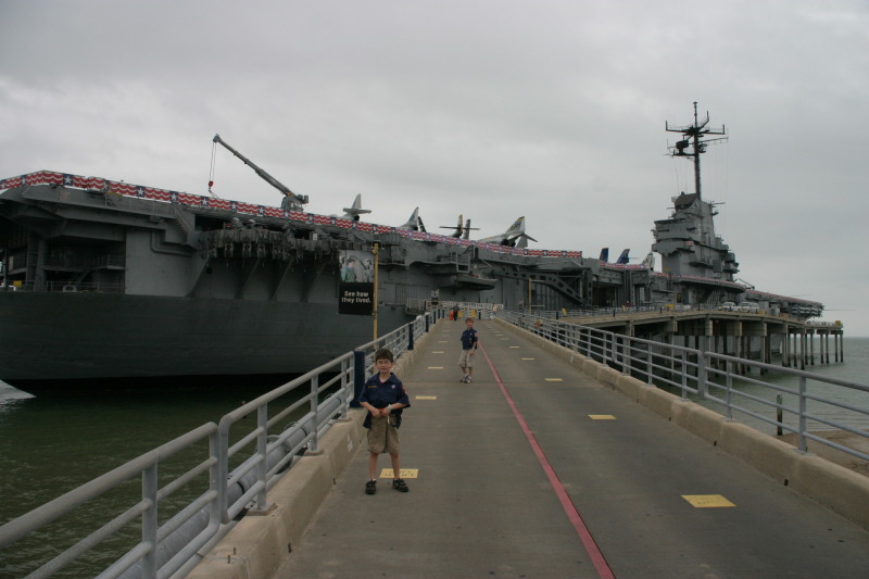 2008/03(March)/Scouts-USS-Lexington/800x600_2008-03-02-Scouts-USS-Lexington-10-Dax-Chance.JPG