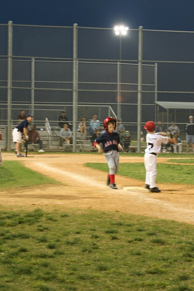2008/04(April)/02-Dax-Red-Sox/640x480_2008-04-02-Dax-Red-Sox-24-Case.JPG