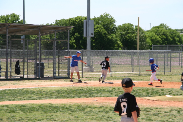 2008-04-19-Chance-Rangers-20-HomeRun.JPG