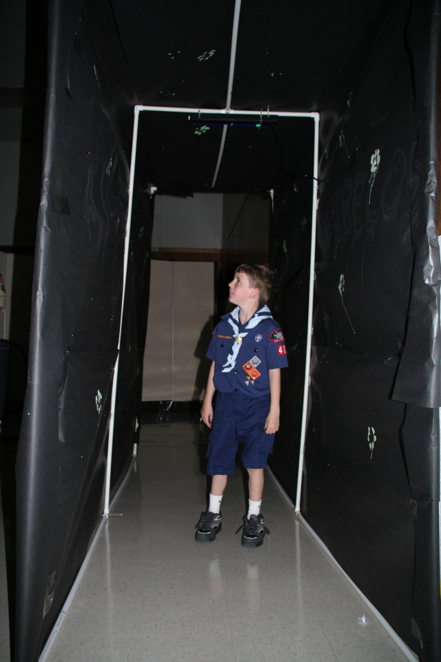 2008/04(April)/Scouts-Crossover-Pack-Meeting/640x480_2008-04-16-Scouts-Crossover-Pack-Meeting-20.JPG