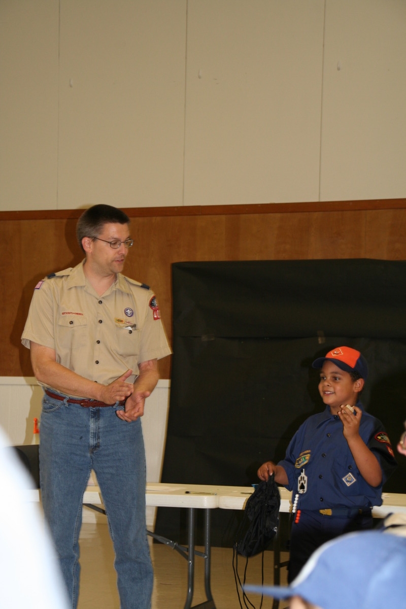 2008/04(April)/Scouts-Crossover-Pack-Meeting/800x600_2008-04-16-Scouts-Crossover-Pack-Meeting-06.JPG