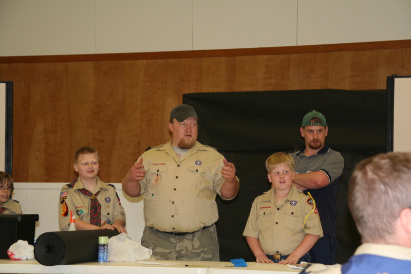 2008/04(April)/Scouts-Crossover-Pack-Meeting/800x600_2008-04-16-Scouts-Crossover-Pack-Meeting-10.JPG