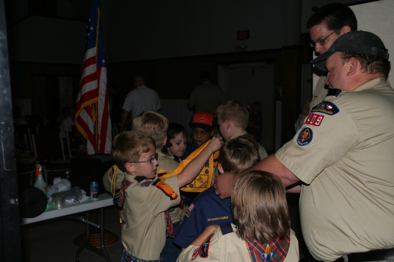 2008/04(April)/Scouts-Crossover-Pack-Meeting/800x600_2008-04-16-Scouts-Crossover-Pack-Meeting-13.JPG