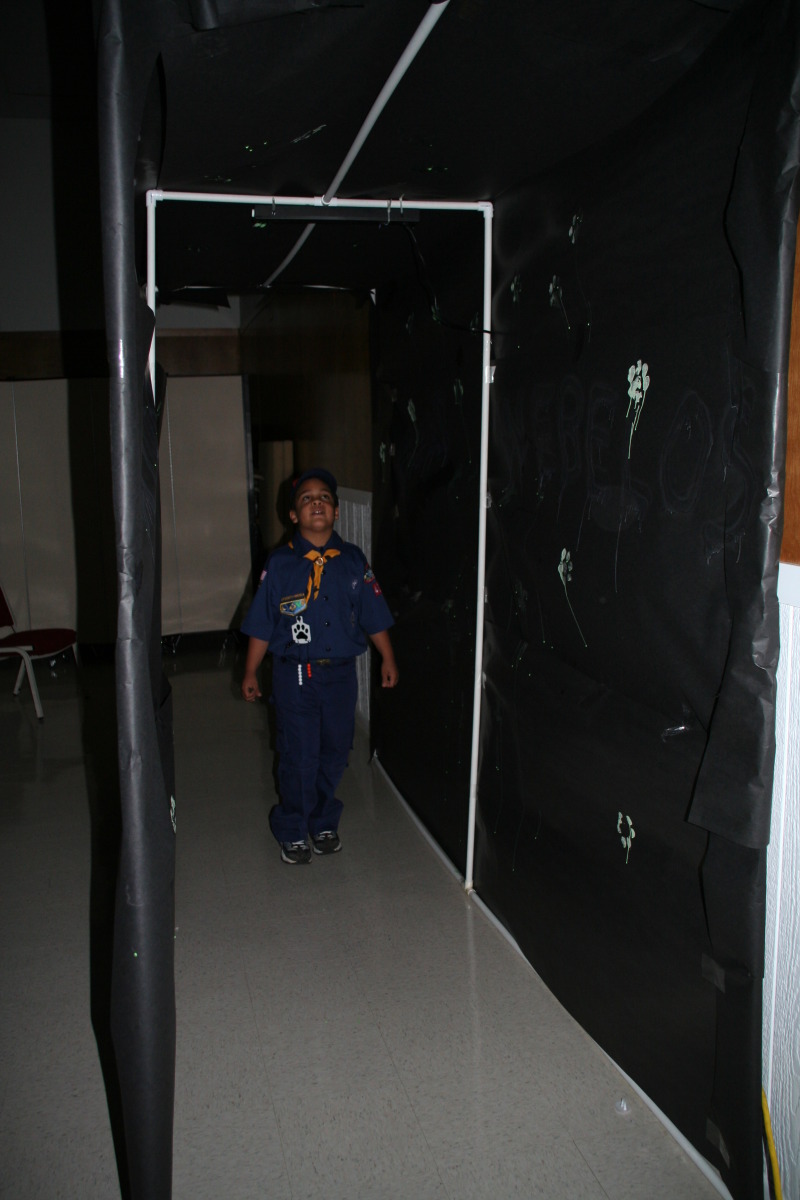 2008/04(April)/Scouts-Crossover-Pack-Meeting/800x600_2008-04-16-Scouts-Crossover-Pack-Meeting-16.JPG