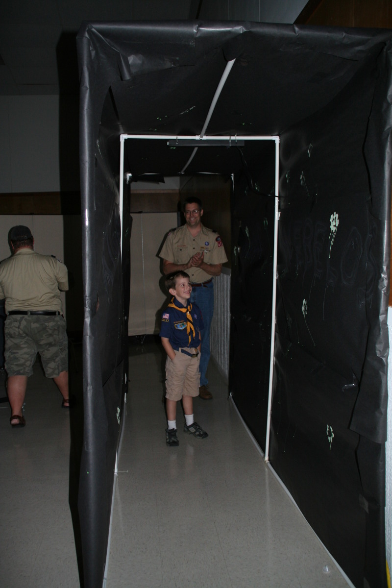 2008/04(April)/Scouts-Crossover-Pack-Meeting/800x600_2008-04-16-Scouts-Crossover-Pack-Meeting-19.JPG