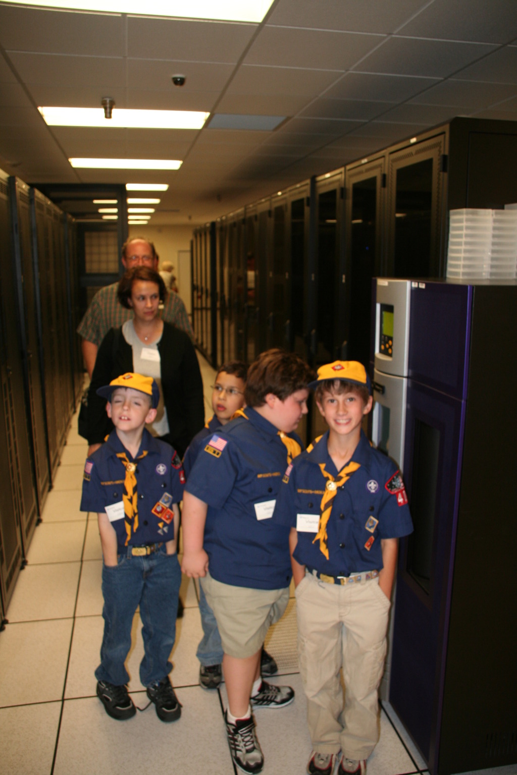 2008/04(April)/Scouts-Den1-Motive-Inc/1024x768_2008-04-08-Scouts-Den1-Go-See-It-Motive-Inc-05-Sebastian-Tomas-Chance-Andrew.JPG