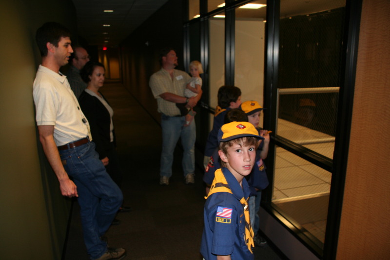 2008/04(April)/Scouts-Den1-Motive-Inc/800x600_2008-04-08-Scouts-Den1-Go-See-It-Motive-Inc-04-Sebastian-Tomas-Chance-Andrew.JPG