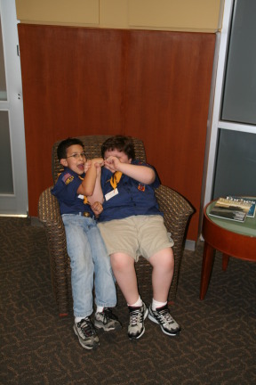 2008-04-08-Scouts-Den1-Go-See-It-Motive-Inc-03-Sebastian-Tomas.JPG