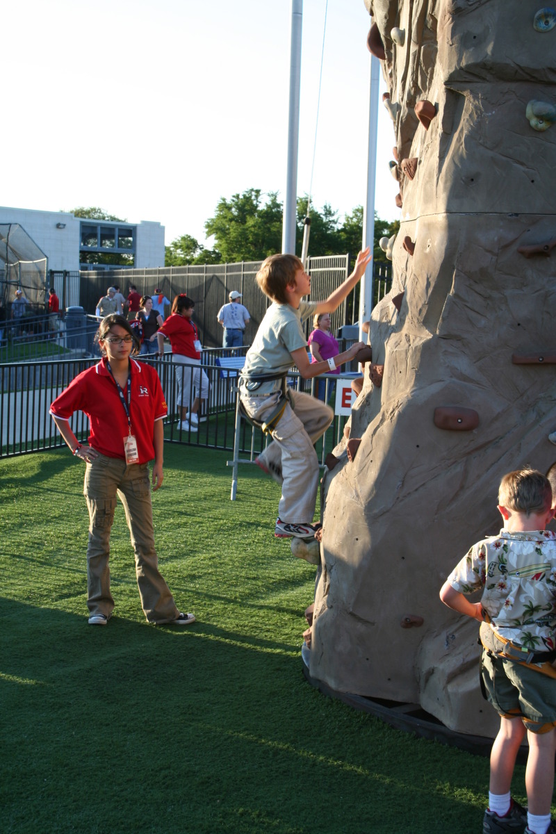 2008/04(April)/Scouts-Night-Dell-Diamond/800x600_2008-04-14-Scout-night-Dell-Diamond-40-Chance.JPG