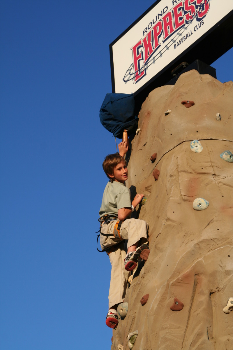 2008/04(April)/Scouts-Night-Dell-Diamond/800x600_2008-04-14-Scout-night-Dell-Diamond-53-Chance.JPG