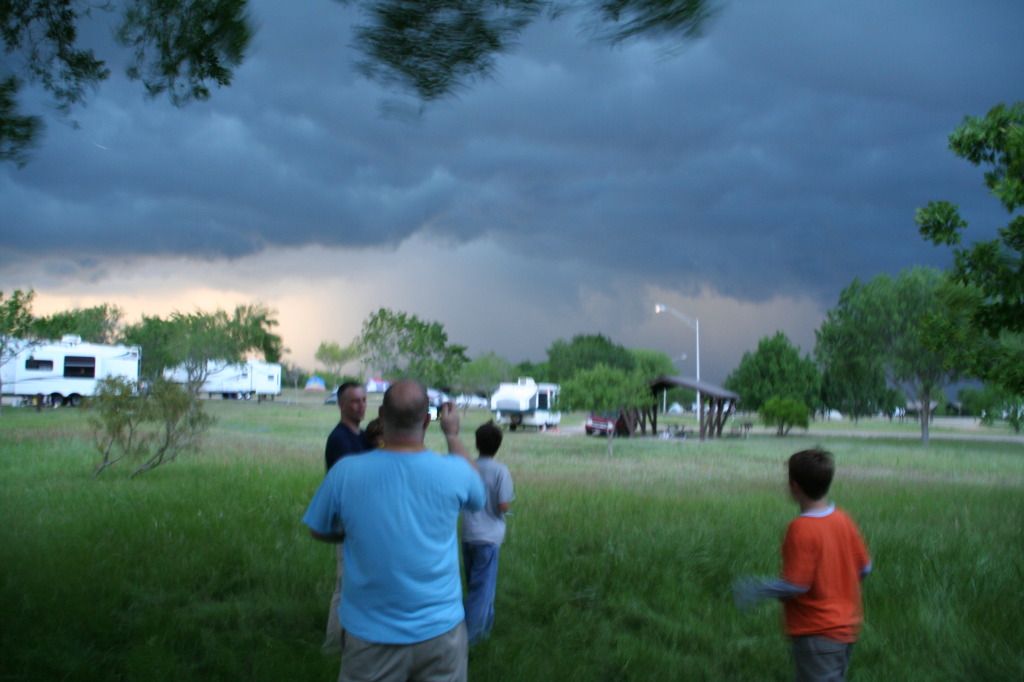 2008/04(April)/Scouts-Tornado-Camping/1024x768_2008-04-25-Scouts-Camping-Tornado-07.JPG