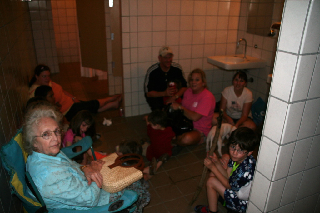 2008/04(April)/Scouts-Tornado-Camping/1024x768_2008-04-25-Scouts-Camping-Tornado-17-Dax.JPG