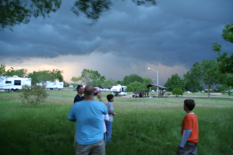 2008/04(April)/Scouts-Tornado-Camping/800x600_2008-04-25-Scouts-Camping-Tornado-08.JPG