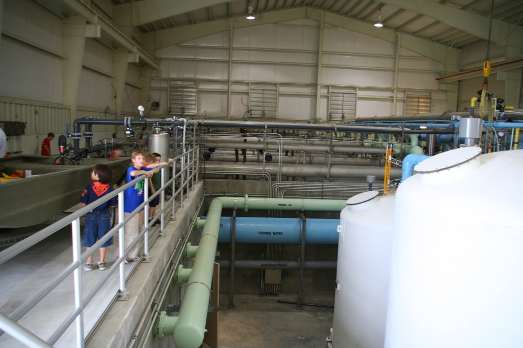 2008/04(April)/Scouts-Water-Treatment-Plant/1024x768_2008-04-02-Scouts-Water-Treatment-Plant-08-Chance.JPG