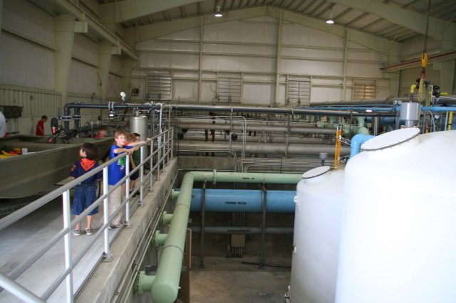 2008/04(April)/Scouts-Water-Treatment-Plant/640x480_2008-04-02-Scouts-Water-Treatment-Plant-08-Chance.JPG