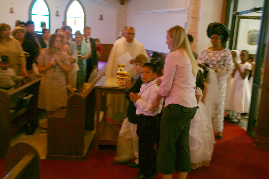 2008/05(May)/03-Chance-First-Communion/1024x768_2008-03-Chance-First-Communion-16.JPG