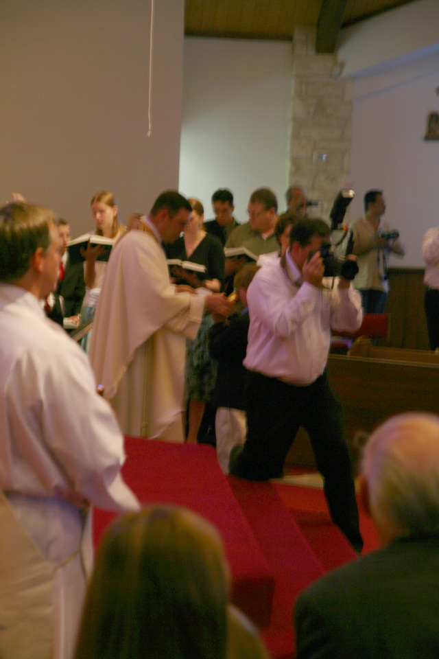 2008/05(May)/03-Chance-First-Communion/640x480_2008-03-Chance-First-Communion-28.JPG