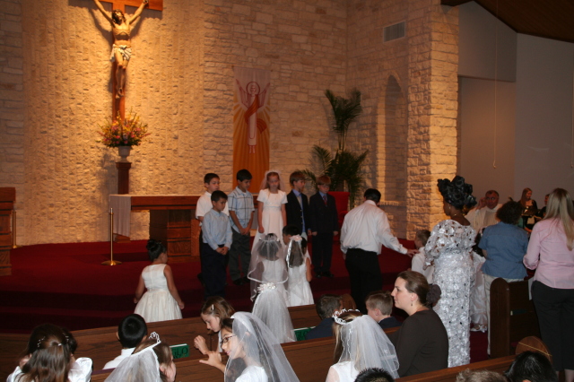2008/05(May)/03-Chance-First-Communion/640x480_2008-03-Chance-First-Communion-30.JPG