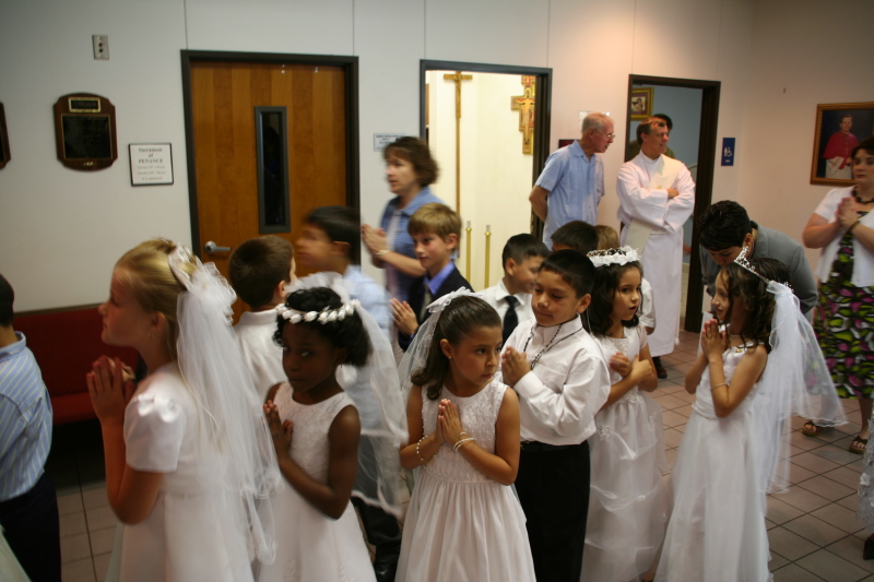 2008/05(May)/03-Chance-First-Communion/800x600_2008-03-Chance-First-Communion-13.JPG