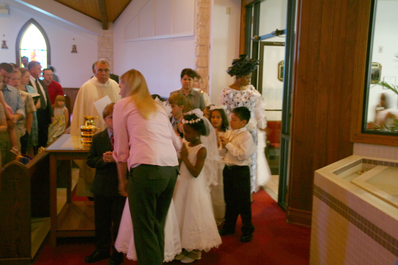 2008/05(May)/03-Chance-First-Communion/800x600_2008-03-Chance-First-Communion-15.JPG