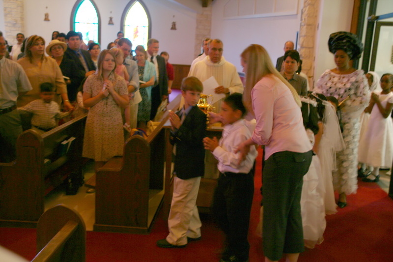 2008/05(May)/03-Chance-First-Communion/800x600_2008-03-Chance-First-Communion-17.JPG