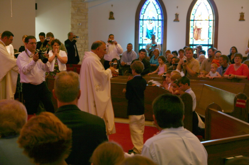 2008/05(May)/03-Chance-First-Communion/800x600_2008-03-Chance-First-Communion-27.JPG
