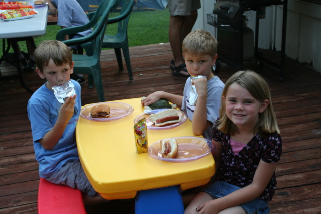 2008-05-09-Dax-Birthday-campout-07-Case-Hayden-Kyla.JPG