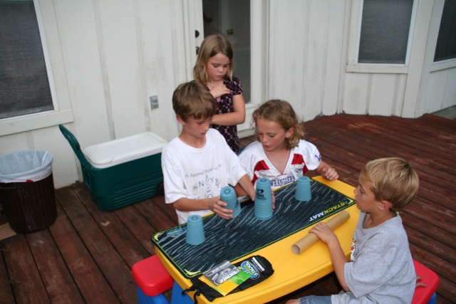 2008/05(May)/09-Dax-Birthday-Party-campout/640x480_2008-05-09-Dax-Birthday-campout-37-Chance--Kyla-Vale-JC-speed-cups.JPG