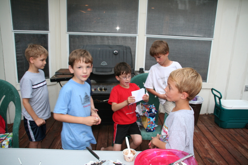 2008/05(May)/09-Dax-Birthday-Party-campout/800x600_2008-05-09-Dax-Birthday-campout-29-Hayden-Case-Chance-JC.JPG