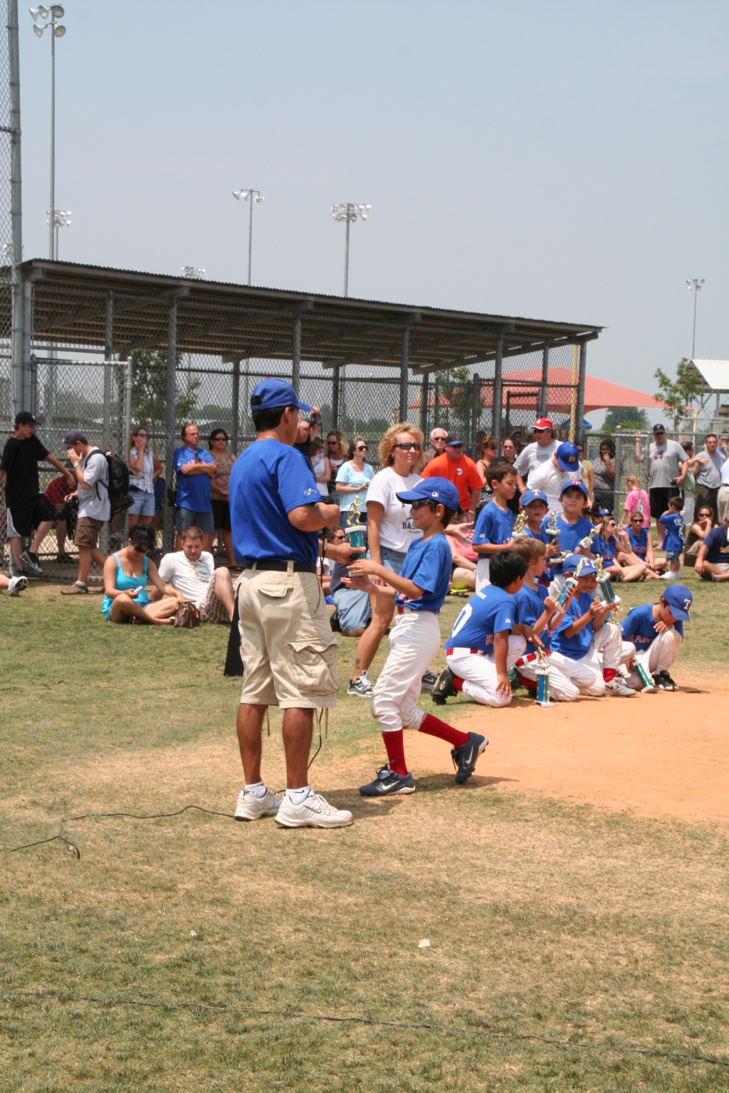2008/05(May)/10-Rangers-Closing-Ceremonies/1024x768_2008-05-10-Chance-Rangers-Closing-Ceremony-12.JPG