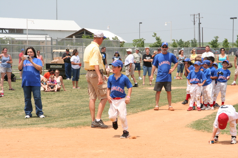 2008/05(May)/10-Rangers-Closing-Ceremonies/2008-05-10-Chance-Rangers-Closing-Ceremony-01.JPG