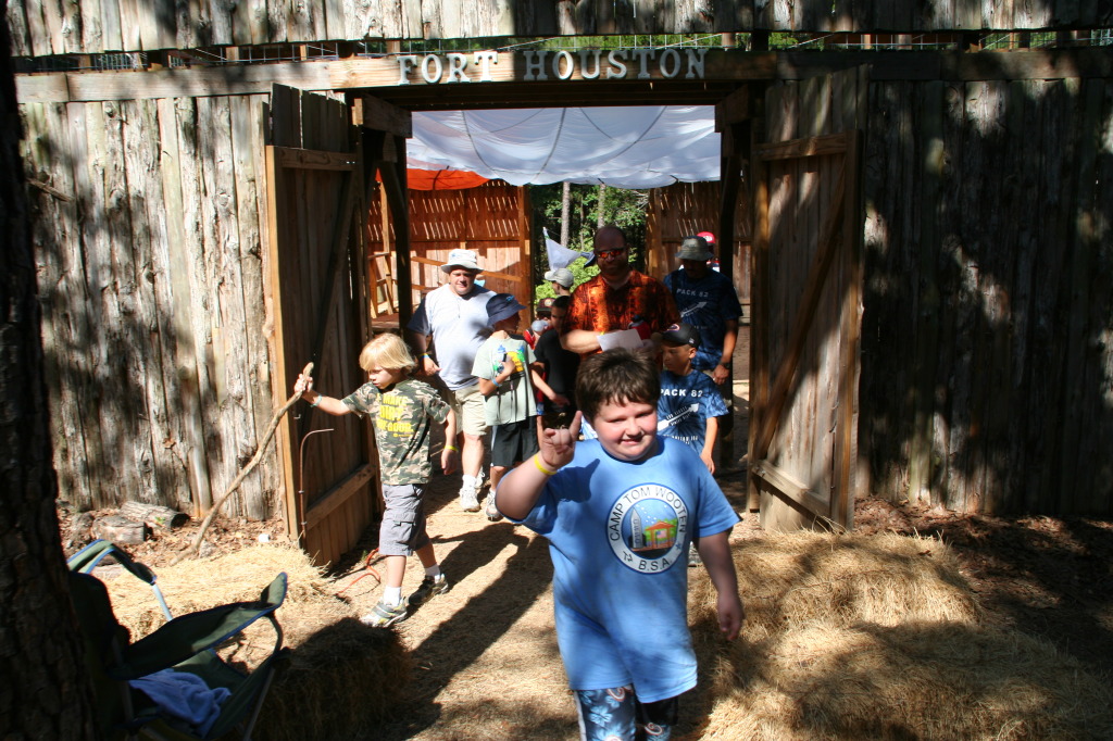 2008/06(June)/Scouts-Camp-Tom-Wooten/Day2/1024x768_2008-06-16-Scouts-Camp-Tom-Wooten-055.JPG