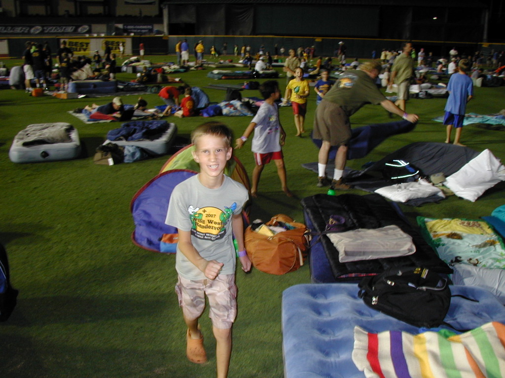 2008/07(July)/Scouts-RR-Express-Sleepover/1024x768_2008-07-29-Scouts-Dell-Diamond-sleepover-8-Chance.JPG