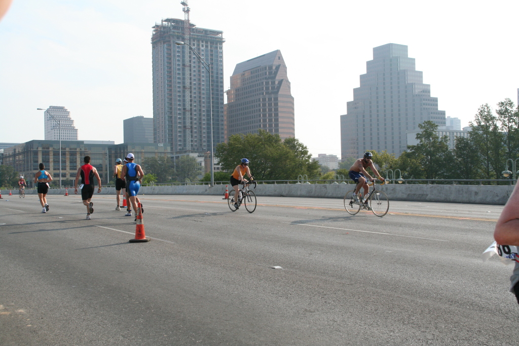 2008-09-01-Austin-Triathalon-075-Suzi-Biking.JPG