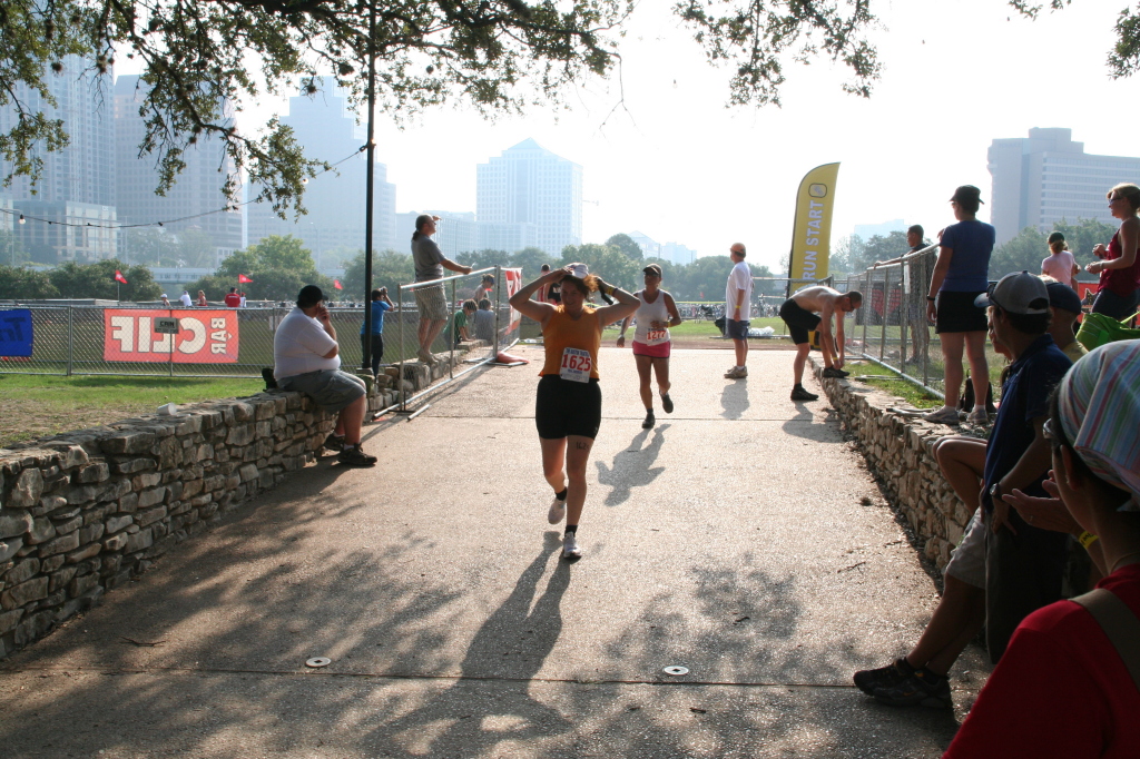 2008/09(September)/01-Austin-Triathalon/1024x768_2008-09-01-Austin-Triathalon-096-Suzi-Run.JPG