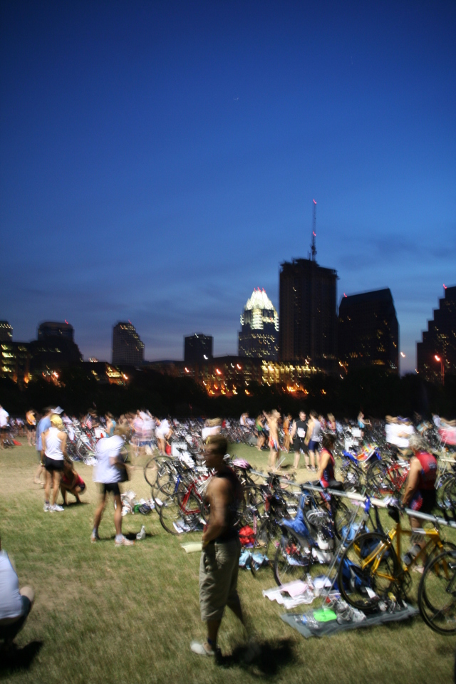 2008-09-01-Austin-Triathalon-001-Suzi-early.JPG