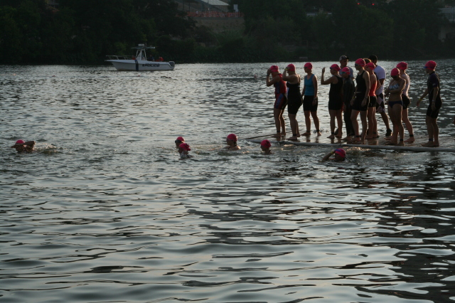 2008/09(September)/01-Austin-Triathalon/640x480_2008-09-01-Austin-Triathalon-016-Suzi.JPG