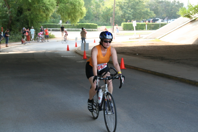 2008-09-01-Austin-Triathalon-086-Suzi-Biking-GOOD.JPG