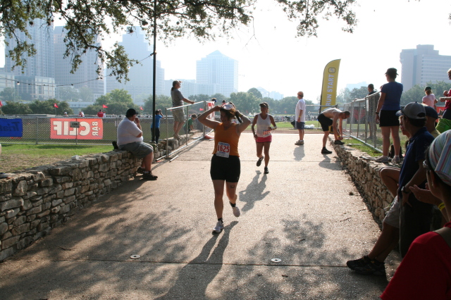 2008/09(September)/01-Austin-Triathalon/640x480_2008-09-01-Austin-Triathalon-097-Suzi-Run.JPG