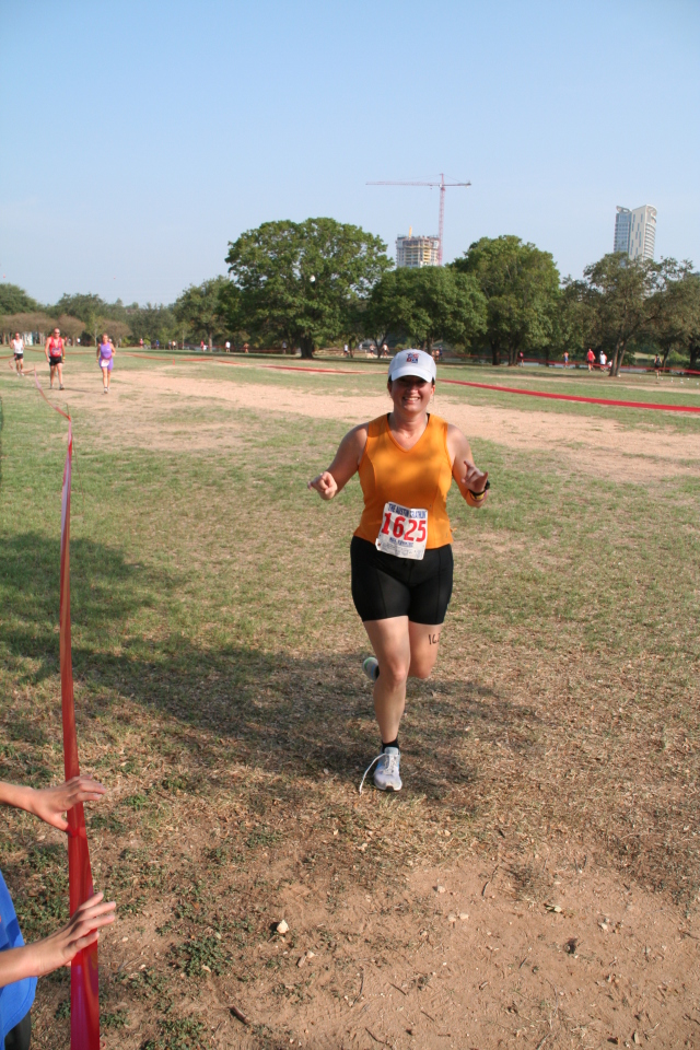 2008/09(September)/01-Austin-Triathalon/640x480_2008-09-01-Austin-Triathalon-106-Suzi-Run.JPG