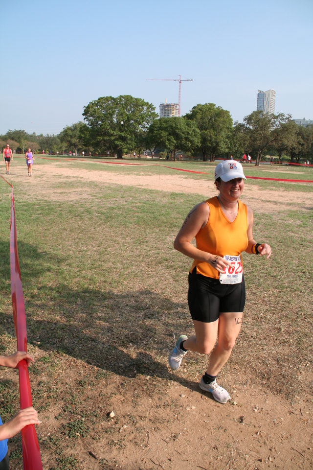 2008/09(September)/01-Austin-Triathalon/640x480_2008-09-01-Austin-Triathalon-107-Suzi-Run.JPG