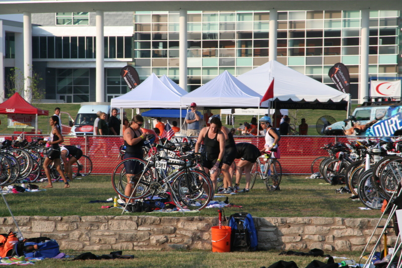2008/09(September)/01-Austin-Triathalon/800x600_2008-09-01-Austin-Triathalon-034-Suzi.JPG