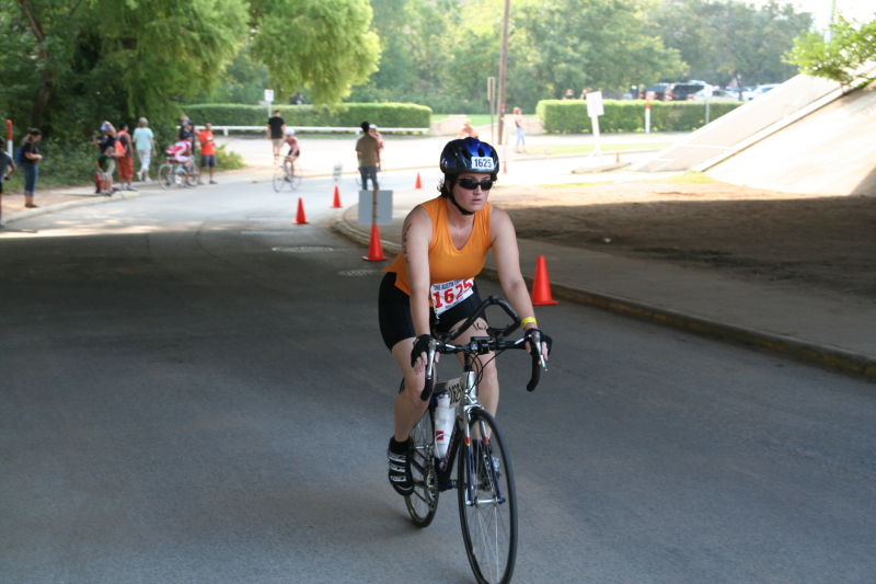 2008-09-01-Austin-Triathalon-086-Suzi-Biking-GOOD.JPG